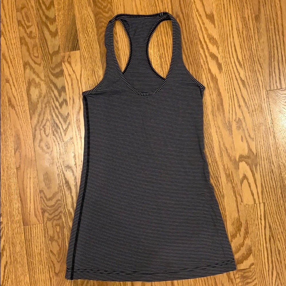 Lululemon racerback top size 2